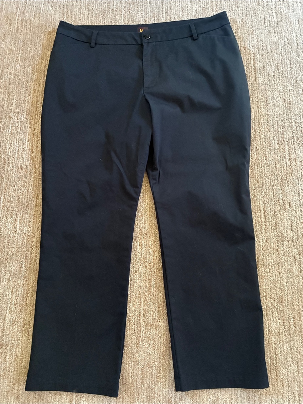 Lee Women’s Black Flat-Front Casual Straight Midrise Pants Size 18 Short